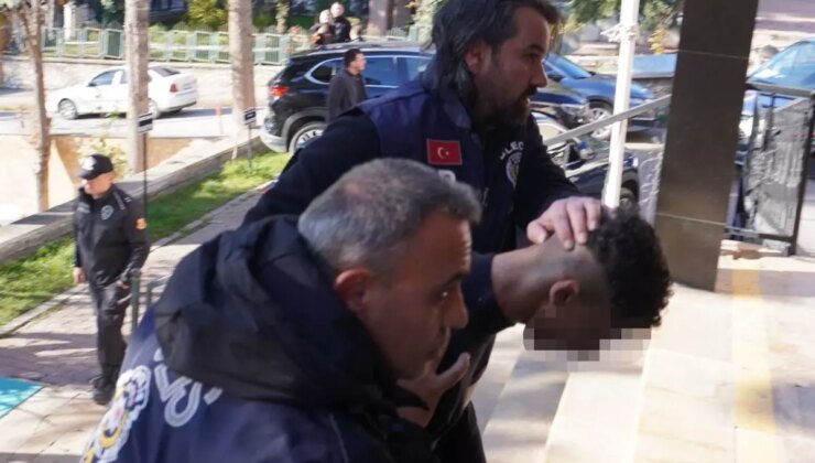 Ailevi sorunlarını anlattığı arkadaşı beklediği tepkiyi vermeyince öldürdü