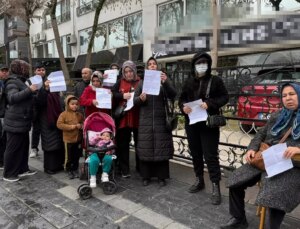 Dükkan kapandı, mahalle ayağa kalktı! Kadınlar evinin önünde eylem yaptı