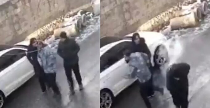 Elektrik teli üstüne düştü! Kıvılcımların arasında kaldılar