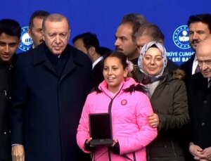 Hatay’da 455 bininci konut teslim töreni! Cumhurbaşkanı Erdoğan: Sözümüzü tutmanın onurunu yaşıyoruz