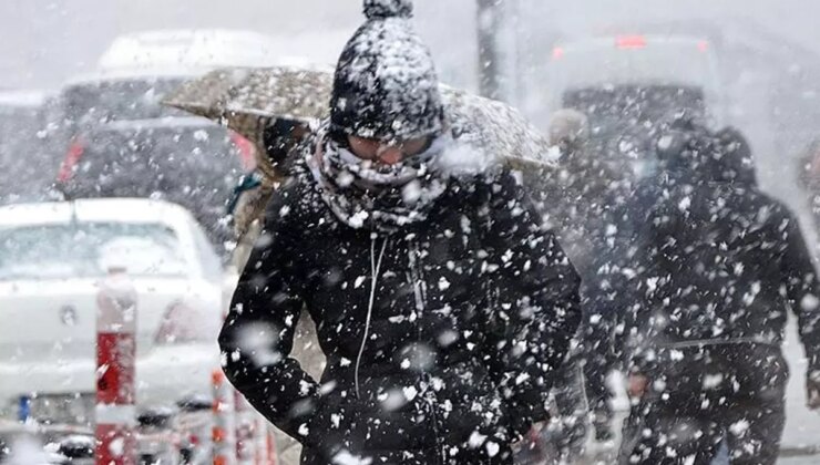 İstanbul için yeni uyarı! AKOM bu kez beklenen kar kalınlığını da verdi