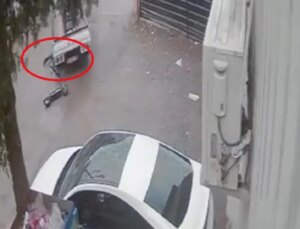 Kamyonetin altında kalan skuter sürücüsü öldü