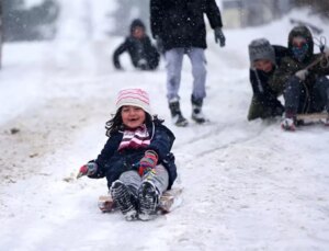 Mevsimin ilk kar tatili haberleri geldi! 7 ilde eğitime ara