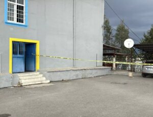 Ortaokul öğrencisi okul müdürünü tüfekle vurdu