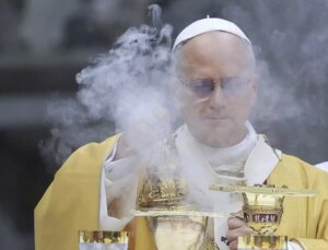 Papa 14. Leo, Vatikan’da ilk kez Noel ayini yönetti