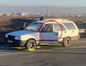 Park halindeki otomobilde direksiyon başında ölü bulundu