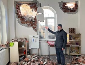 Sabah yürüyüşüne çıkan yaşlı kadın 31 öğrencinin hayatını kurtardı