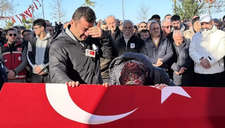 Şehidin kardeşinden yürek yakan sözler: Bizi orada bekle ağabey