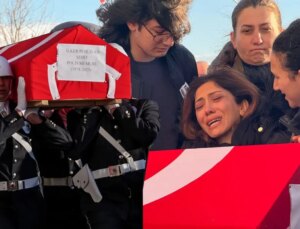 Şehit polisler için düzenlenen törende gözyaşları sel oldu! Geride 7 evlat kaldı