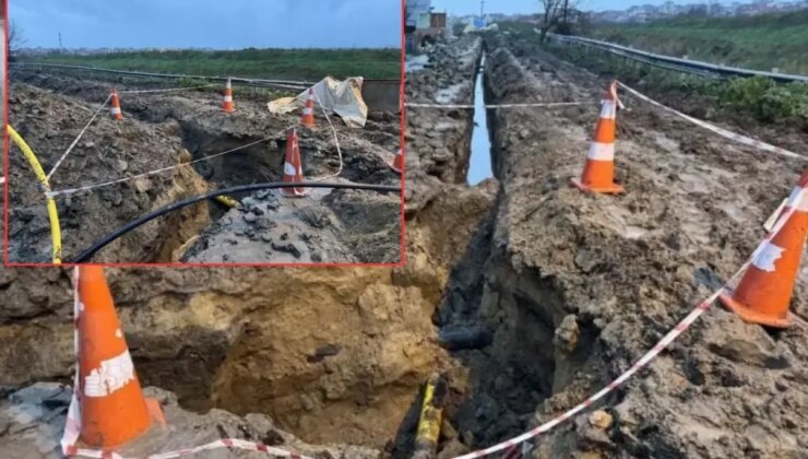 Toprak kaydı, işçiler göçük altında kaldı