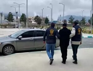 Umre vaadiyle topladığı paraları kumarda kaybetti