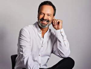 Ünlü yapımcı Timur Savcı uyuşturucu soruşturması kapsamında gözaltına alındı