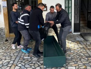 Yaşlı kadın evinde ölü bulundu