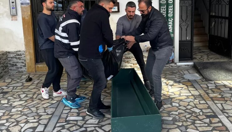 Yaşlı kadın evinde ölü bulundu