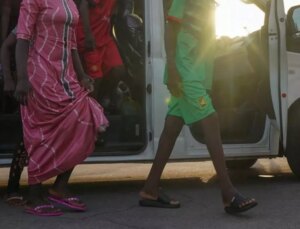 Yolcu otobüsüne düzenlenen saldırıda 28 kişi kaçırıldı