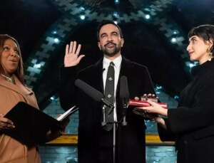 ABD’de tarihi yemin! Mamdani Kur’an-ı Kerim’e el basarak göreve başladı