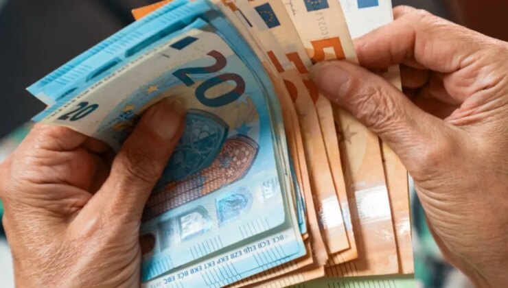 Bulgaristan bugün euroya geçti, gözler direnen diğer ülkelere çevrildi