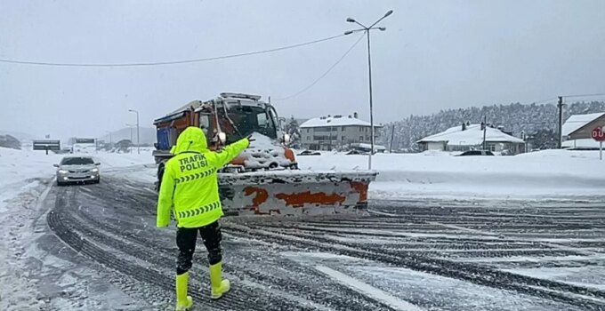 D-100 kara yolu İstanbul istikameti ulaşıma kapandı